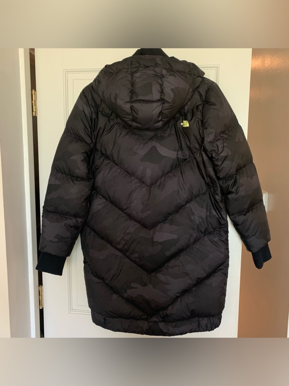 The North Face Albroz 550
Fill Power Down Parka in black camo print - Picture 3 of 5